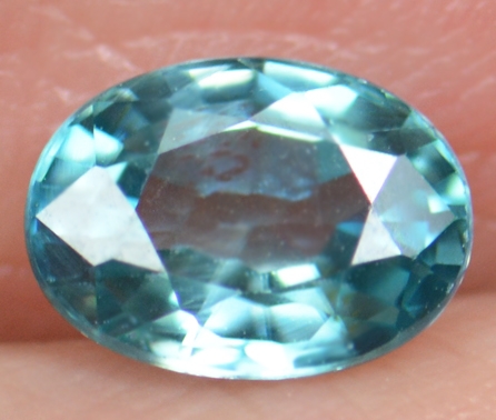 เพทายสีฟ้าน้ำทะเล (Zircon) 1.30 กะรัต (0552)