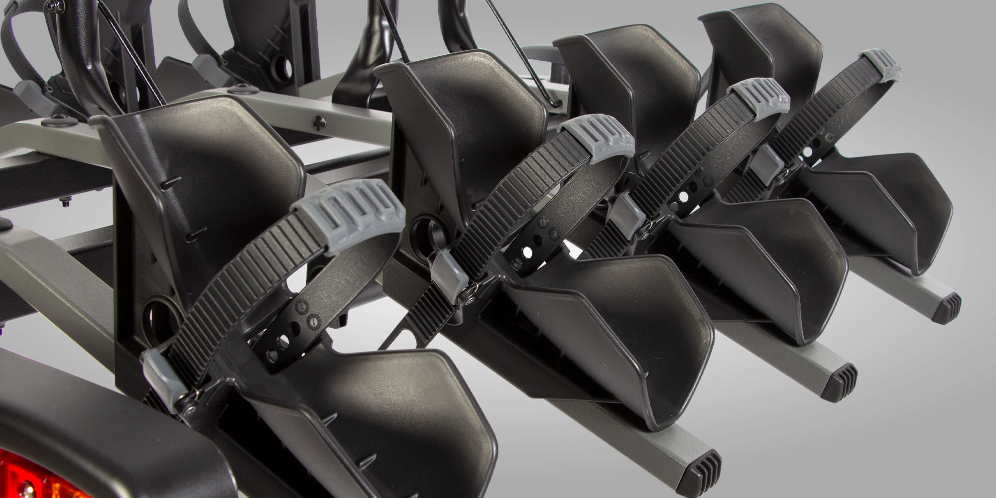 แร็คจักรยาน แร็คท้ายรถ BUZZRACK BUZZRACER 4 BIKES REAR RACK. สำหรับจักรยาน 4 คัน (มาตรฐาน ECE, XP)