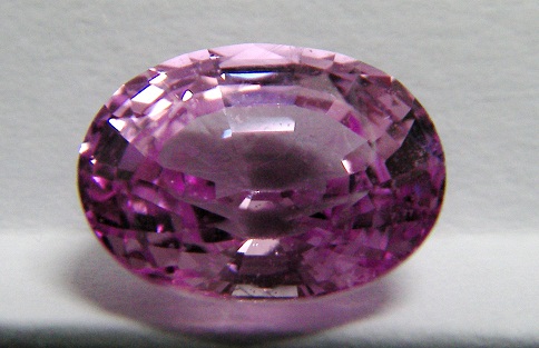 พิ้งซัฟฟาย(Pink Sapphire) ธรรมชาติ100% ความสะอาด VS2 ขนาด6.23x8.33x4.85 mm. น้ำหนัก 2.27 ct. เซอร์ BGL