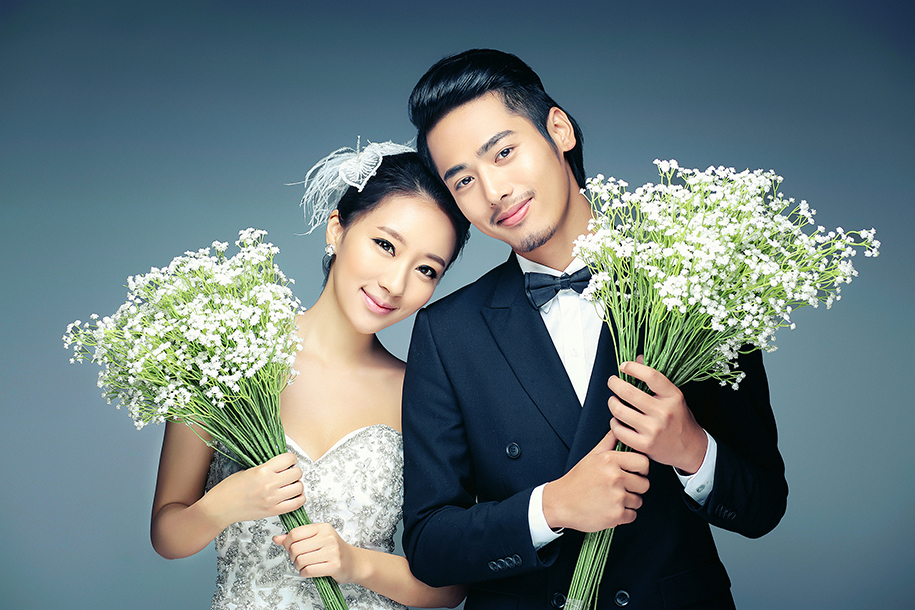 พร้อมเช่า ชุดสูทชาย สีกรม รุ่นกระดุมสองแถว ไม่มีเสื้อกั๊ก