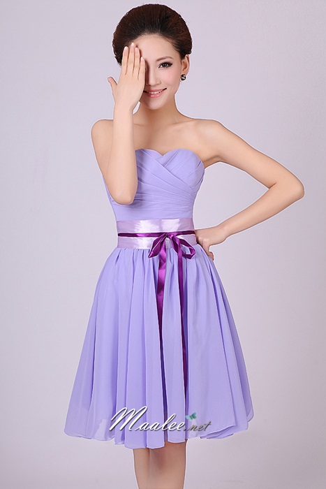 พร้อมส่ง ชุดราตรีสั้น เกาะอก สีม่วง Lavender คอเว้ารูปหัวใจ จับเดรปหน้าอก แต่งคาดเอวซาติน