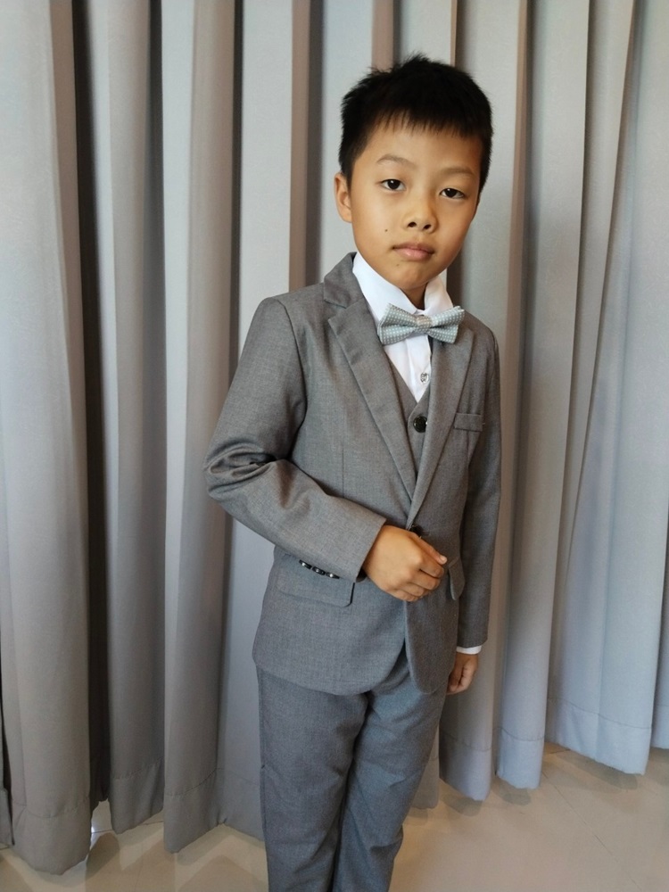 พร้อมเช่า ชุดสูทเด็กชาย สีเทา สากล ** พร้อมเช่าไซส์ 110,120,130, 140**