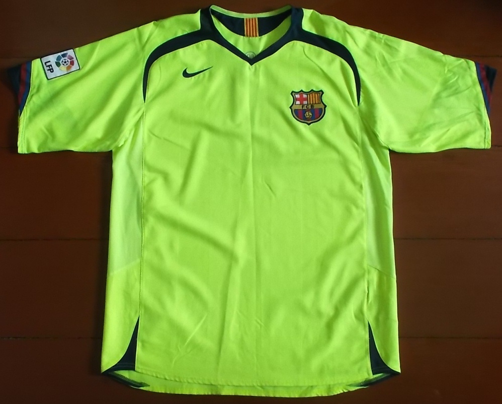 เสื้อฟุตบอล ทีมสโมสรบาร์เซโลน่า ชุดเยือน 2005/06 L-Size / BARCELONA Football Shirt Away Kit 2005/06 Jersey L-Size