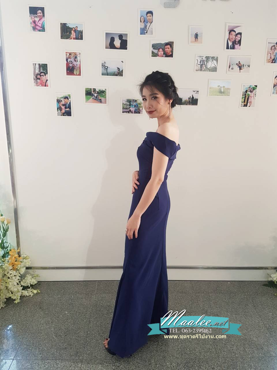 พร้อมเช่า ชุดราตรียาว แบบปาดไหล่ ทรงหางปลาแหวกหน้าขา สีกรมท่า เนื้อผ้ายืด
