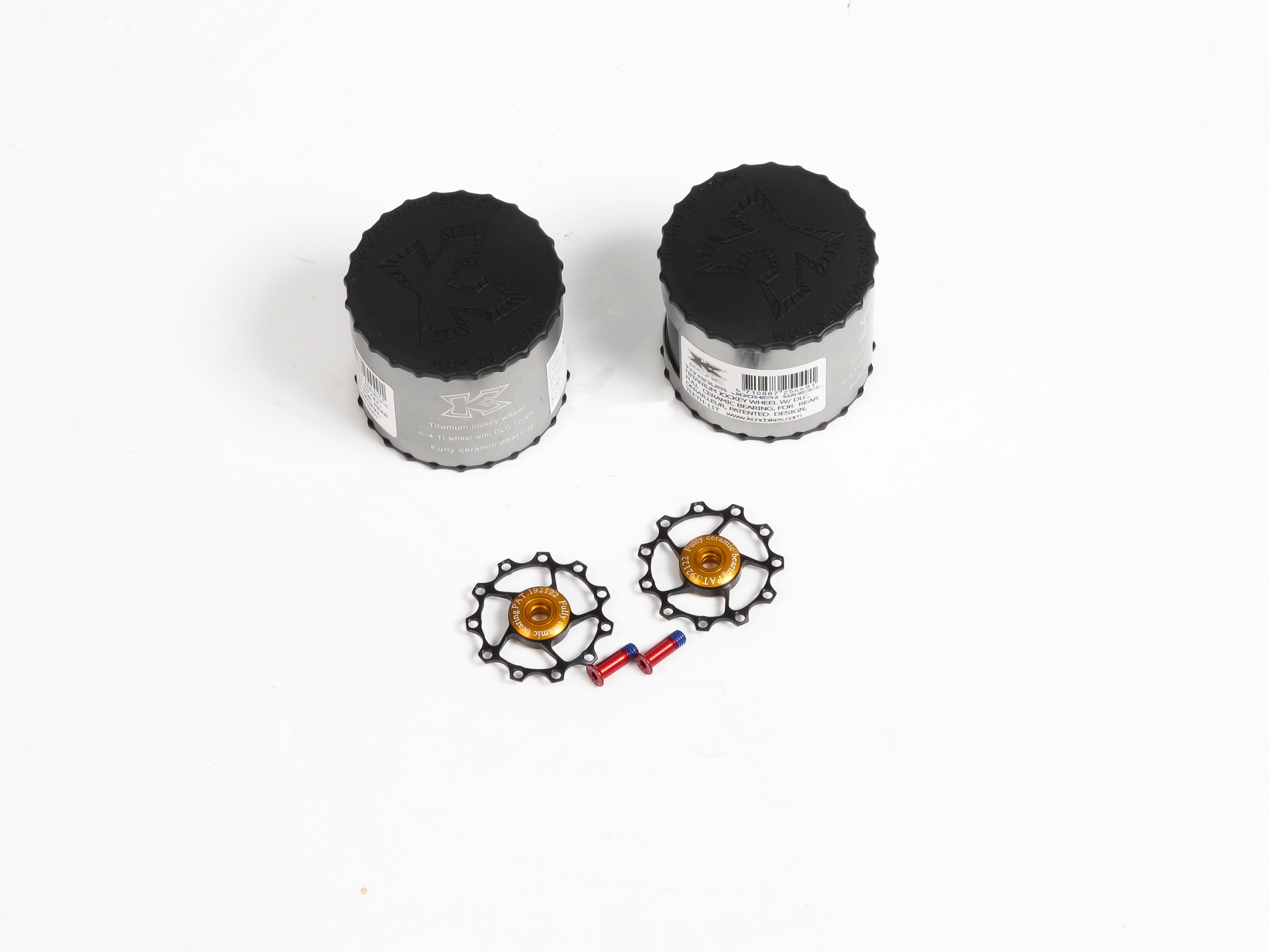 ลูกกลิ้งตีนผี KCNC Titanium Jockey Wheel CE 11T ใน 1ชุด มี 2 กล่อง ตัว Jockey Wheel ผลิตจาก Titanium ลูกปืน Fully Ceramic