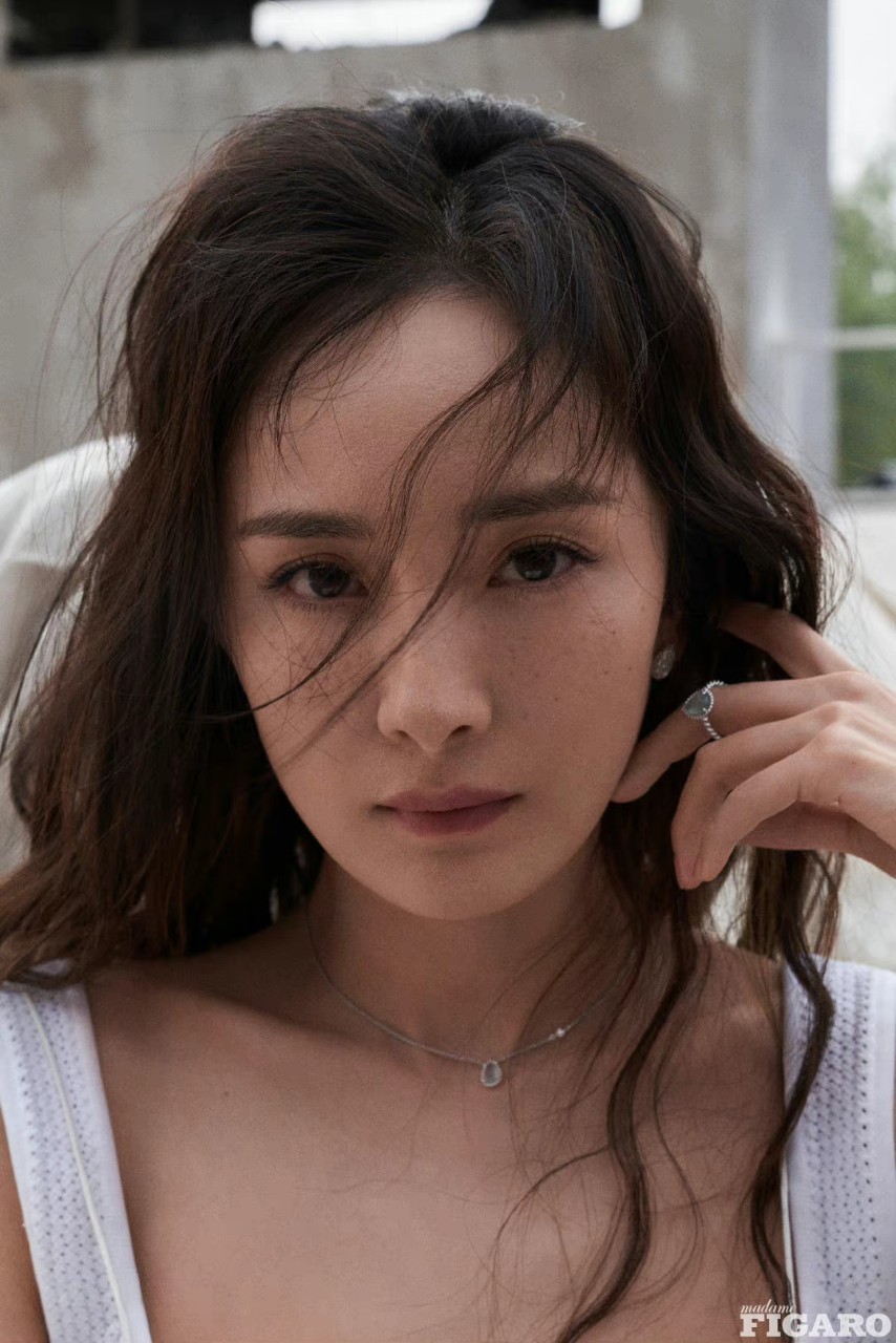 นิตยสาร Madame FIGARO หยางมี่ ฉบับเดือน 6/2022
