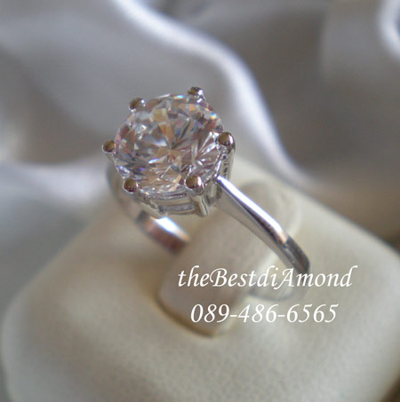 BR973RD++แหวนเพชรเม็ดเดี่ยวขนาด 1.5 กะรัต++ขนาด รูปแบบยอดนิยม ยกชูขึ้น ดูทันสมัย เหมือนของจริงม๊าก เพชรวิบๆปิ๊งๆใส่แทนแหวนแต่งงานสบายๆ ไม่มีล้าสมัย