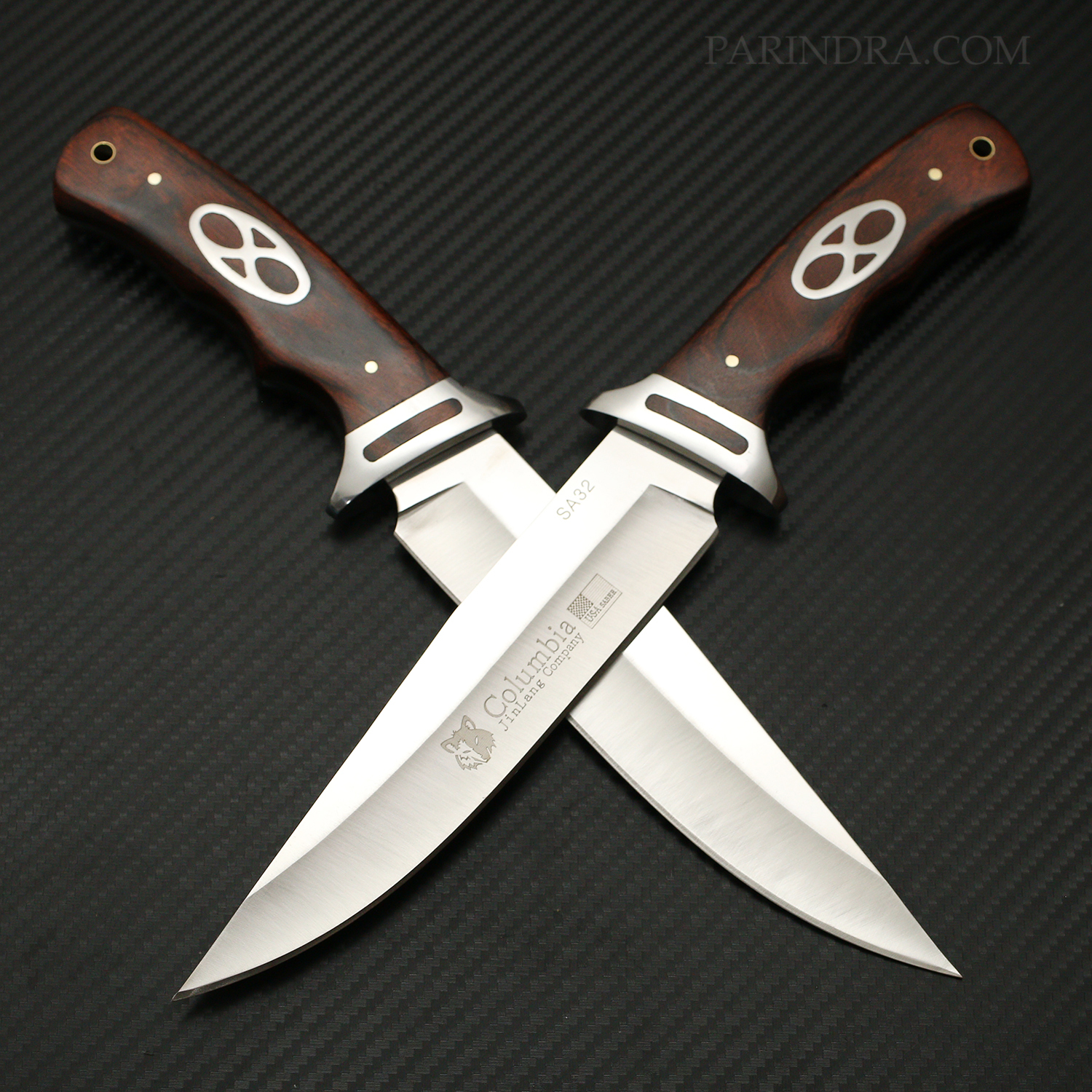 มีดเดินป่า COLUMBIA รุ่น SA32 ด้ามลายไม้สวยงาม จับถนัดมือ