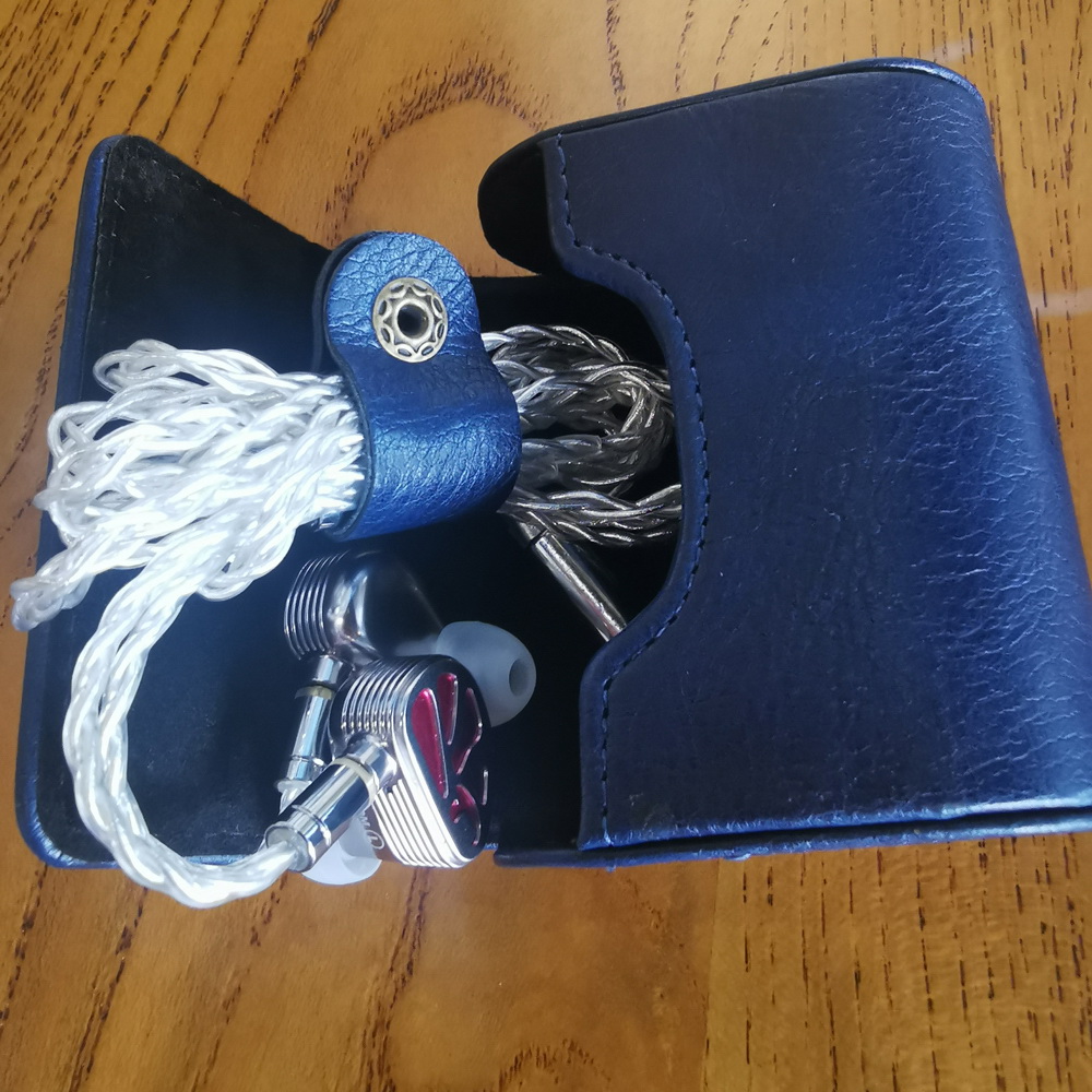 ขาย THHiFi Facered หูฟัง 3 ไดรเวอร์ 2BA+1DD ประกันศูนย์ไทย