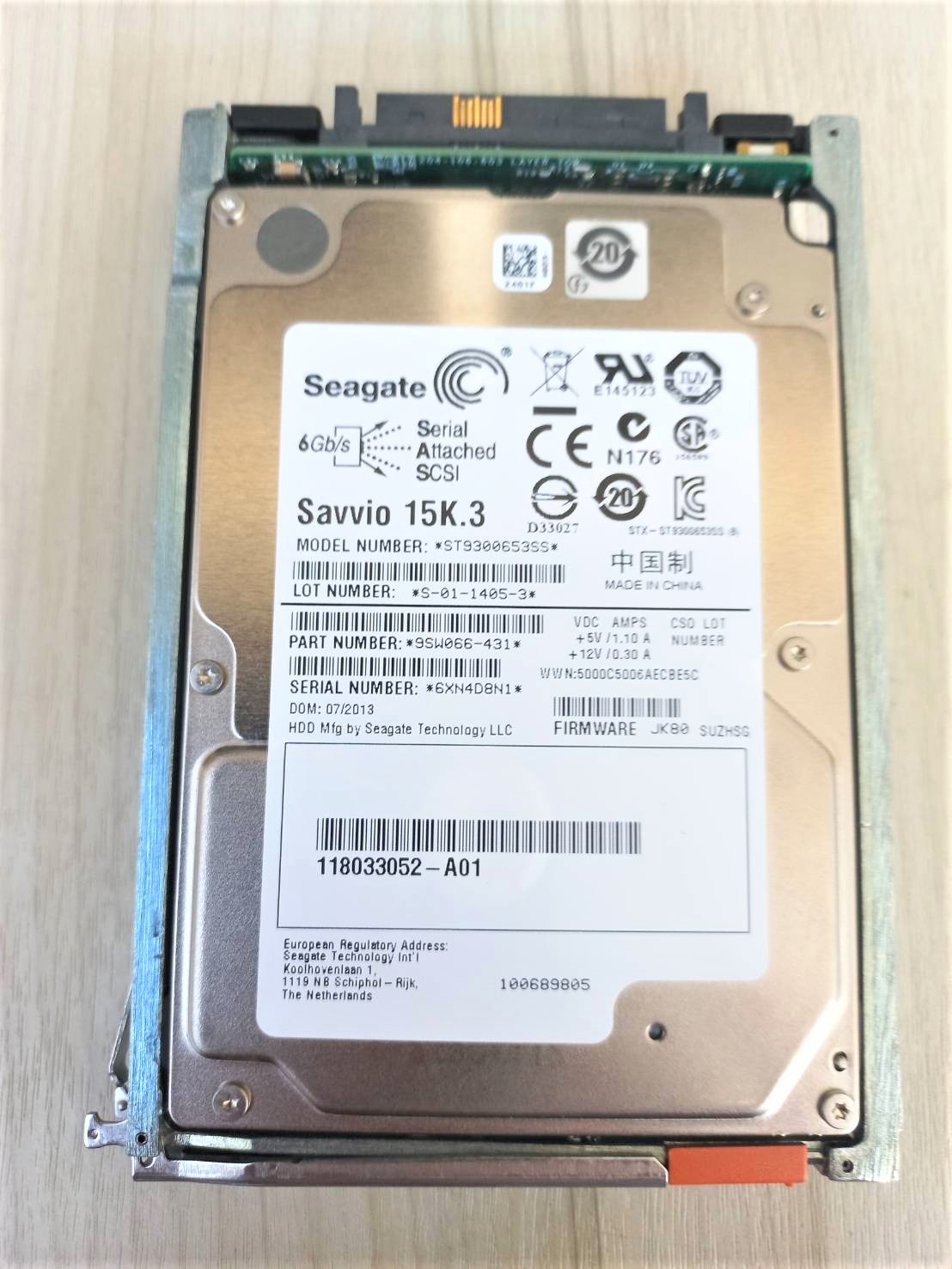 005050548 EMC 300-GB 6G 15K 2.5 SAS.