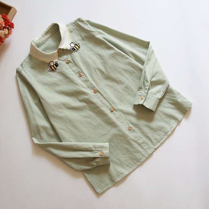 เสื้อเชิ้ตแขนยาวปกปักลายผึ้ง