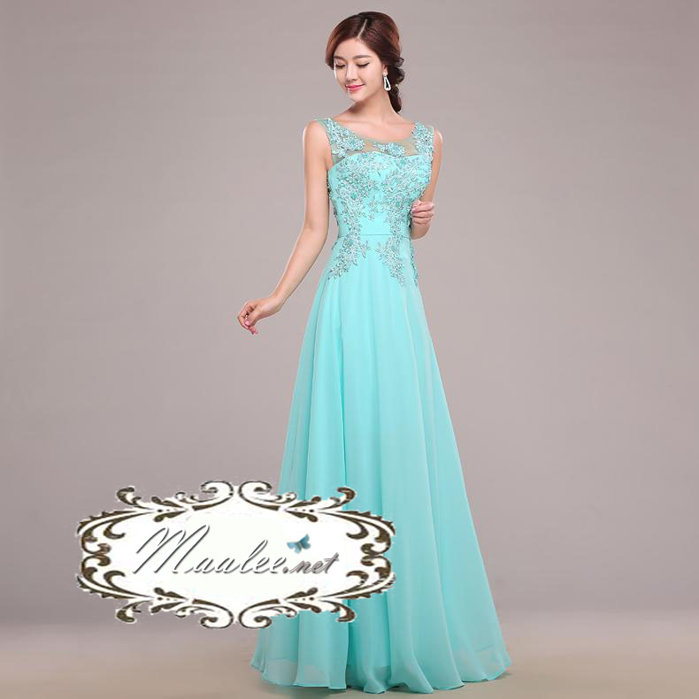 พร้อมเช่า ชุดราตรียาว ผ้าชีฟอง สีฟ้า ปักลูกไม้และแต่งลูกปัด สวยหรู