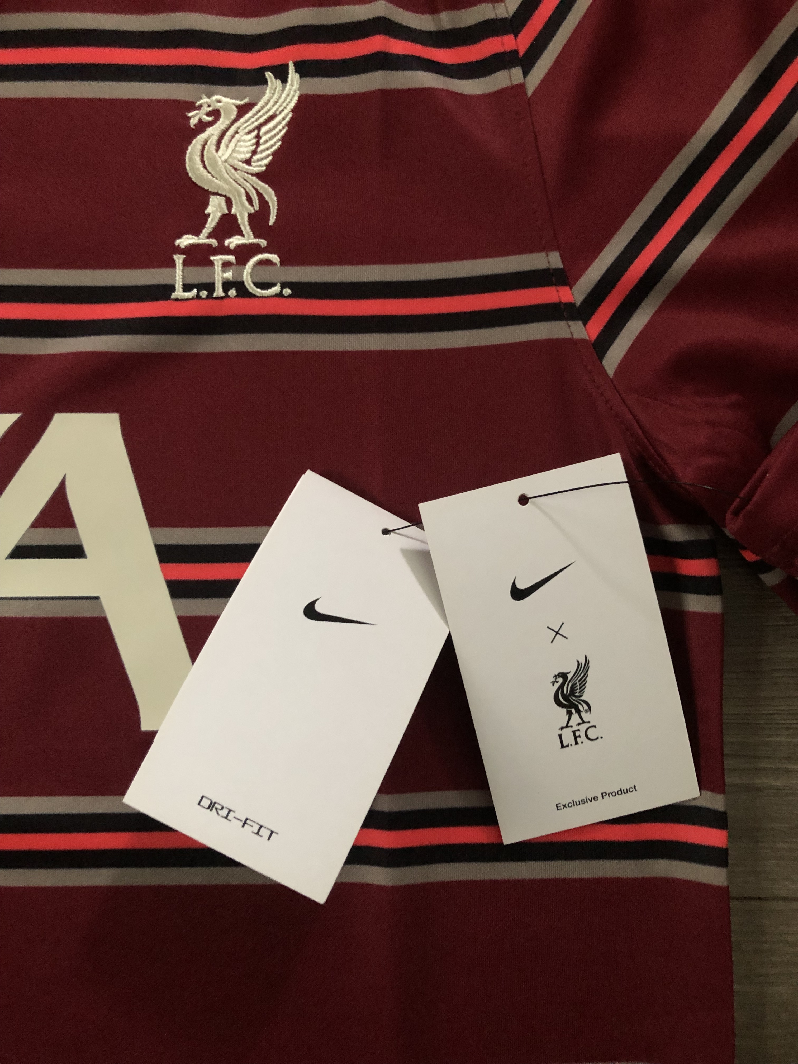 เสื้อฟุตบอล ทีมสโมสรลิเวอร์พูล ชุดพรีแมทช์ 2021/22 ใหม่ S-Size / LIVERPOOL Football Shirt Pre-Match Kit 2021/22 Jersey NEW S-Size