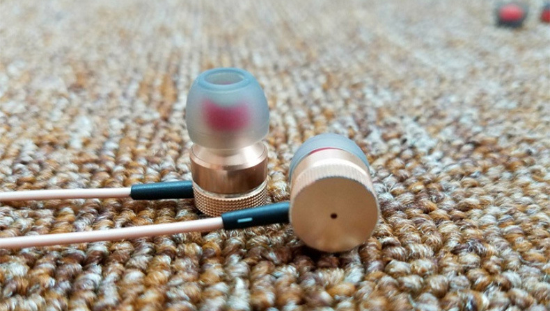 ขาย Magaosi M1 หูฟังไฮบริด 2 ไดรเวอร์ (1BA 1Dynamic) บอดี้โลหะหรู ไดรเวอร์ Titanium