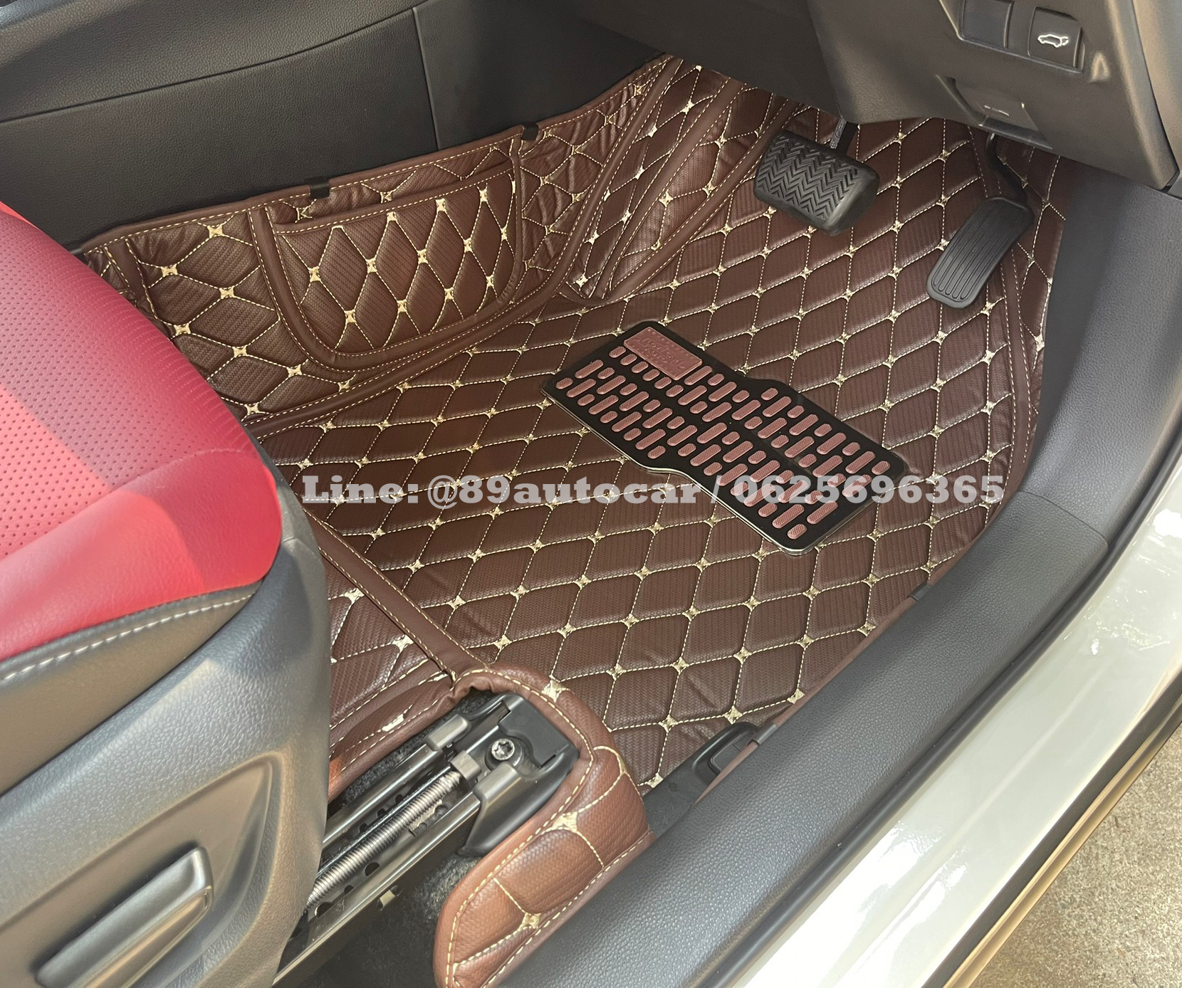 พรมรถยนต์ Toyota Collora Cross Minor Change 2024 ปูพรม6D สีกาแฟด้ายทอง เต็มคัน