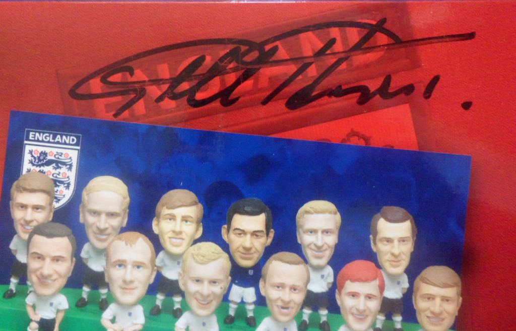 ตุ๊กตาโมเดลนักฟุตบอล ทีมแพ็ค 12x ทีมชาติอังกฤษ โครินเธียน โปรสตาร์ World Cup 1966 Champions Fan Favorites พร้อมลายเซ็น จ.เฮิร์สต์ และ จ.กรีฟส์ ใหม่ / 12x ENGLAND National Football Team Corinthian ProStars Football Figure Team Pack World Cup 1966 Champions