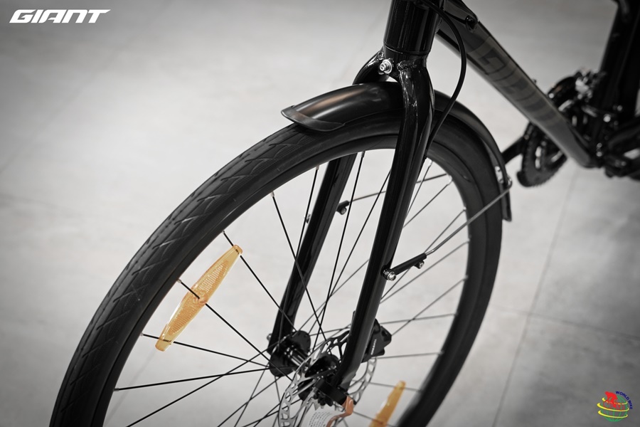 จักรยาน GIANT ESCAPE 2 CITY DISC 2x8สปีด ดิสน้ำมัน พร้อมตะแกรงท้ายและบังโคลน, Giant NEW 2024