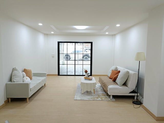 ขายทาวน์เฮ้าส์หมู่บ้านปัฐวิกรณ์ รามอินทรา 44 รีโนเวทใหม่ 2 ห้องนอน 2 ห้องน้ำ พร้อมอยู่ ฟรีโอน