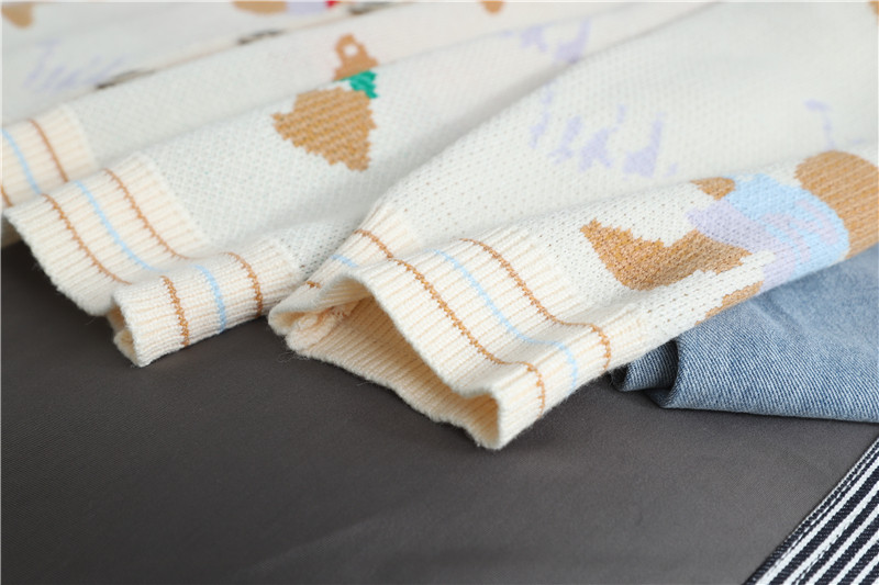 เสื้อคาร์ดิแกนไหมพรมลายน้องหมีน่ารักๆ