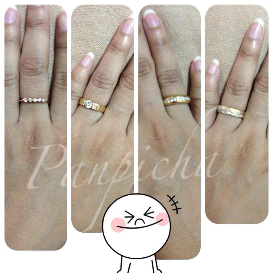 BR209+++แหวนแถวเพชรข้าง+++ เก๋สุดๆ เรียบ หรู ดูมี class สีทองซาตินพ่นทราย สวยมากๆๆ แบบออกมาจากcatalogue เลยค่ะ ใส่เป็นแหวนคู่ชายหญิงได้เลย