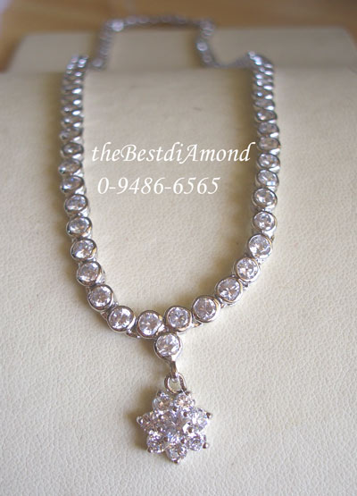 +++NL007RD+++สร้อยสังวาลย์เพชรรอบพร้อมตุ้งติ้งรูปดอกไม้+++ เรียบ หรู ดูไอโซมาก ด้วยเพชรรอบเส้นเลยค่ะ งานเหมือนจริงมากๆๆๆ ออกงานได้สบายๆเลยค่ะ