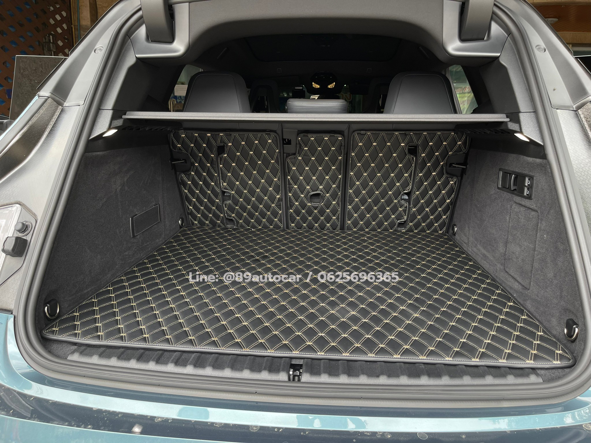 พรมปูพื้นรถยนต์ BMW IX40 ปูพรมVVIP สีดำด้ายทอง เต็มคัน