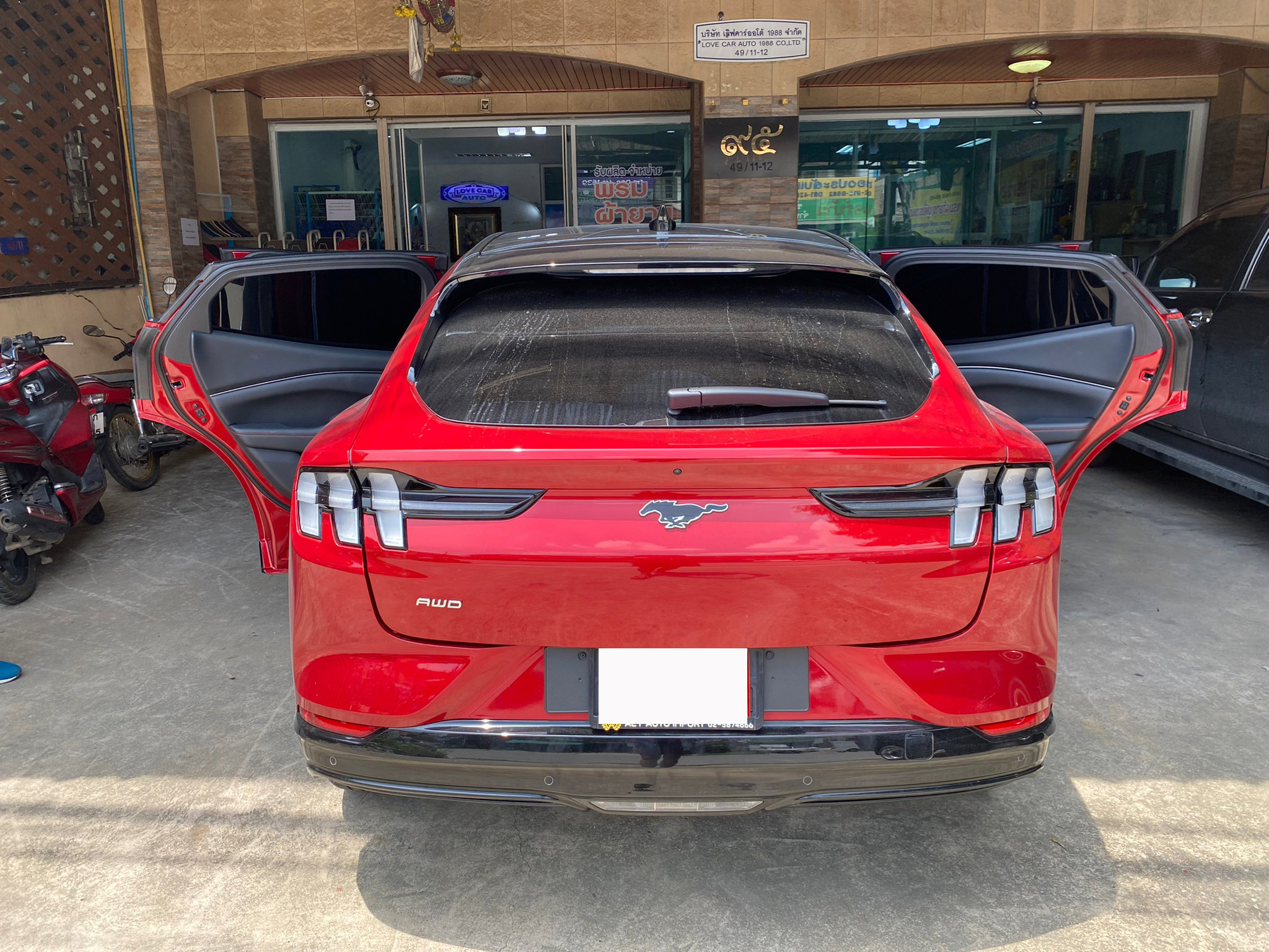 ขายพรมปูพื้นรถยนต์ Ford Mustang Mach-E 2022 สีดำล้วน เต็มคัน