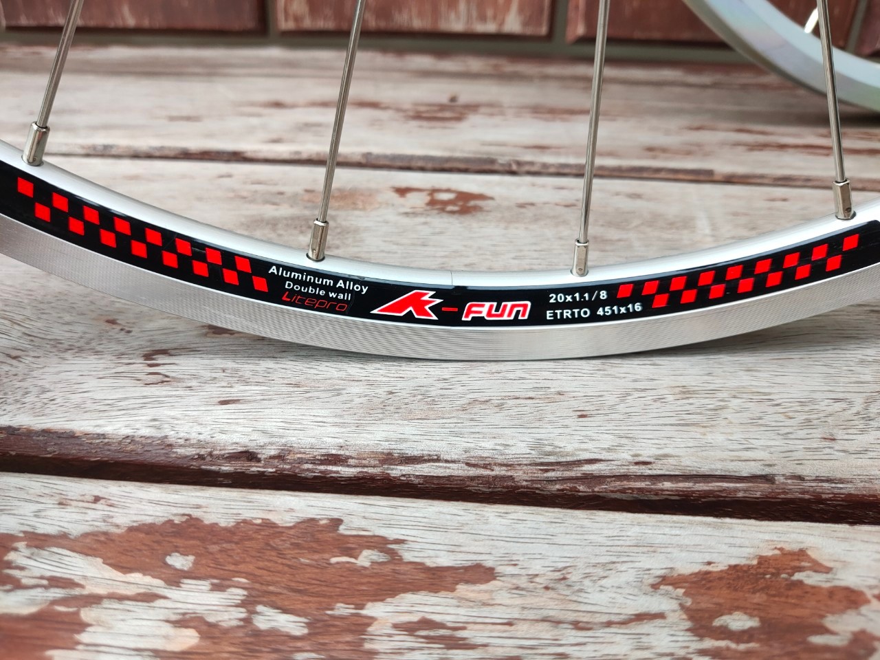 ชุดล้อสำเร็จ 20 นิ้ว LITEPRO K-FUN 451 ริมเบรค ขนาด 451 สีเงิน