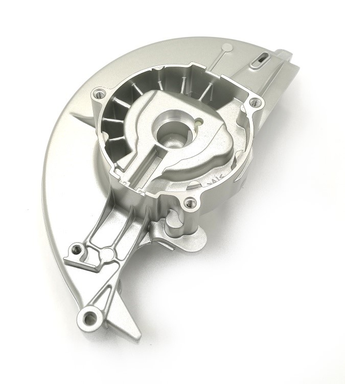 บังสะเก็ดหรือ บังใบ เลื่อยวงเดือน Makita 5806B, 5740NB Pn.153664-0 (แท้) ##