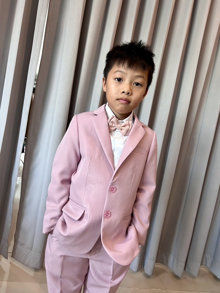 พร้อมเช่า ชุดสูทเด็กชาย สีชมพู 2 กระดุม งานตัด