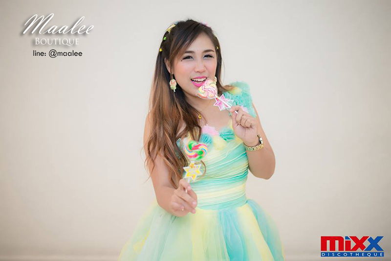 พร้อมเช่า ชุดแฟนซี เช่า 500 ชุดราตรีสั้น ลายทาง สีลูกกวาด แต่งดอกไม้