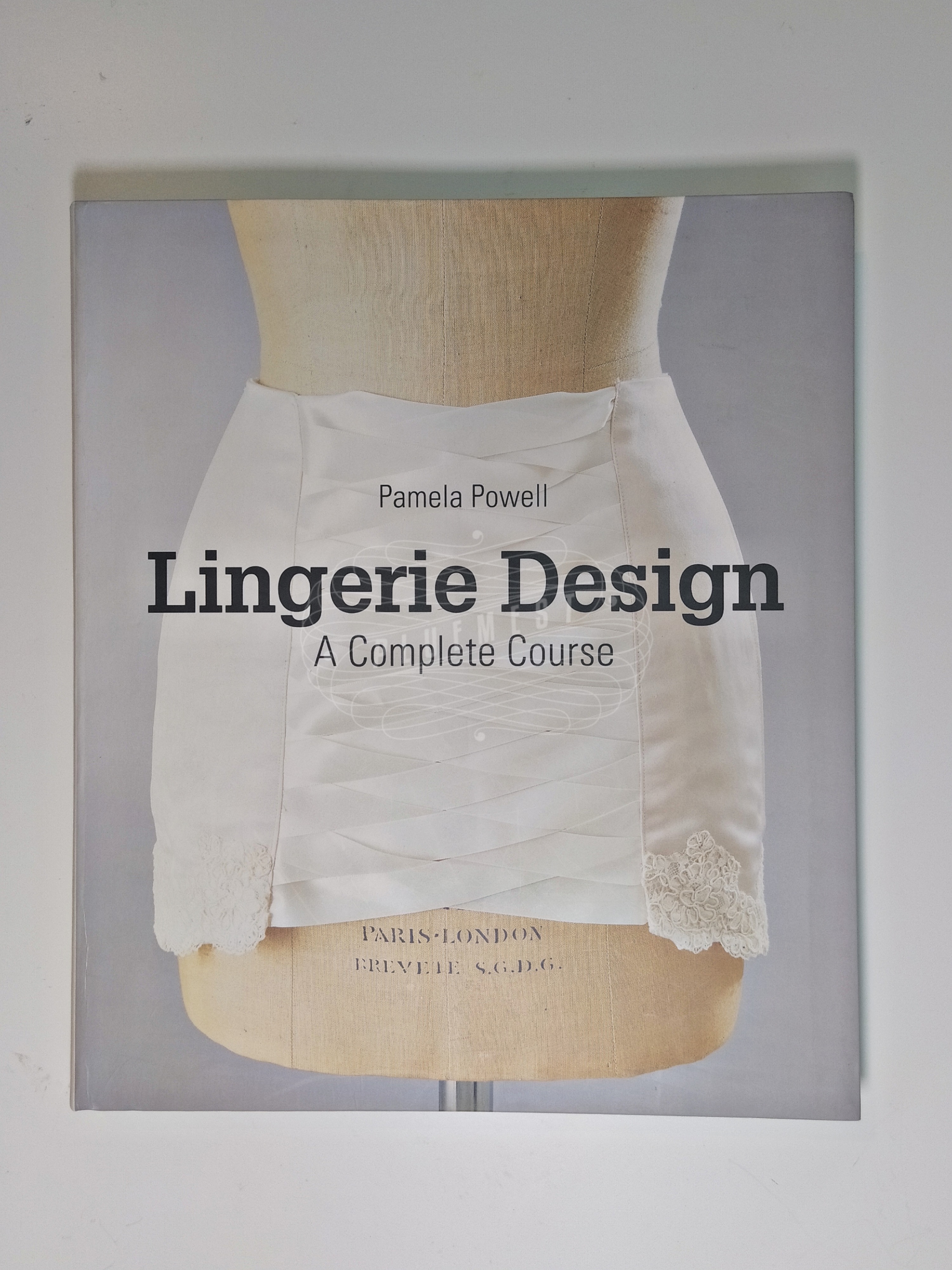 หนังสือ Lingerie Design