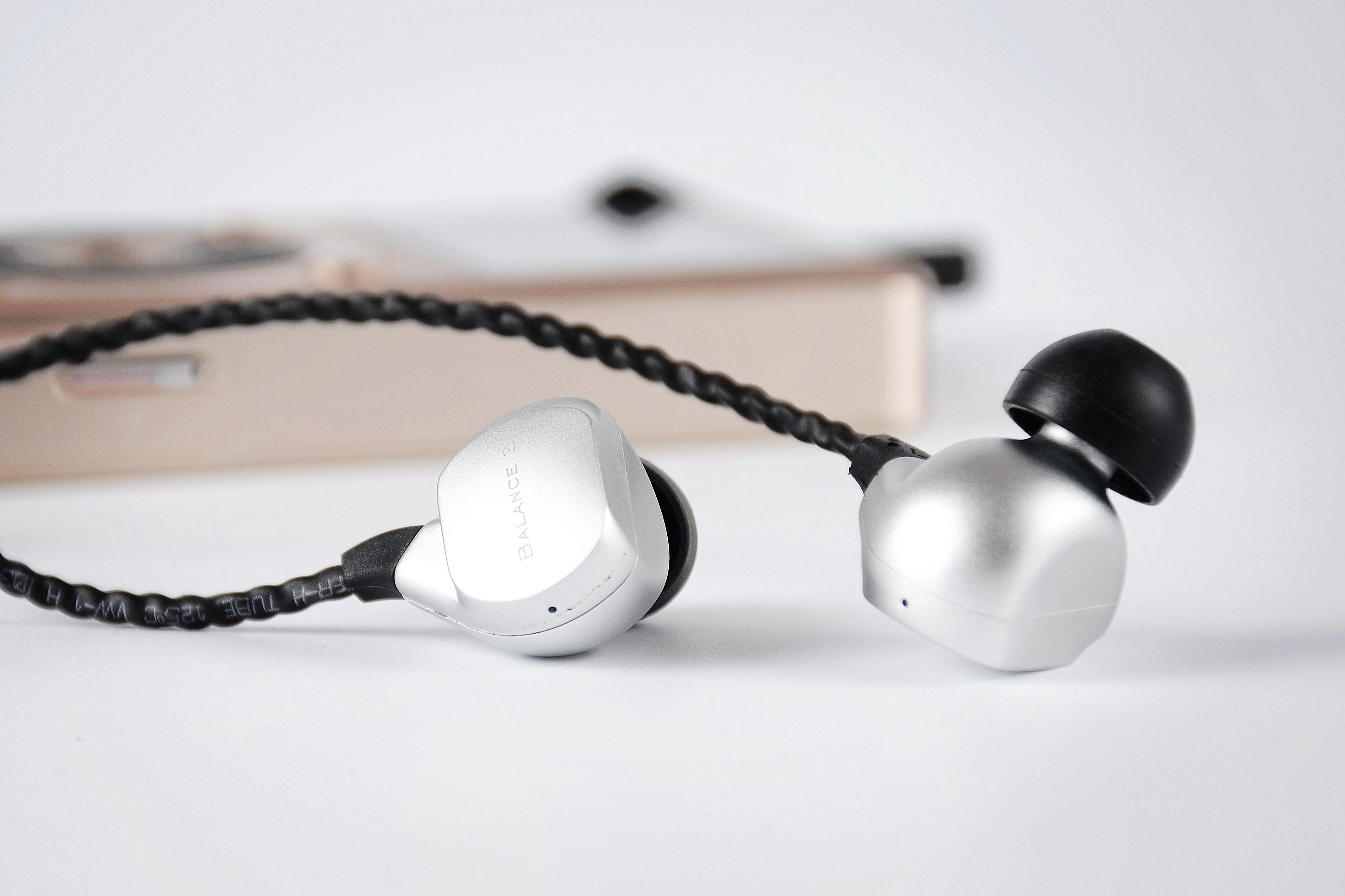 ขายหูฟัง TFZ Balance 2 หูฟัง IEM รุ่นล่าสุด บอดี้ metailic สายฉนวนถักแบบใหม่ ประกัน1ปี