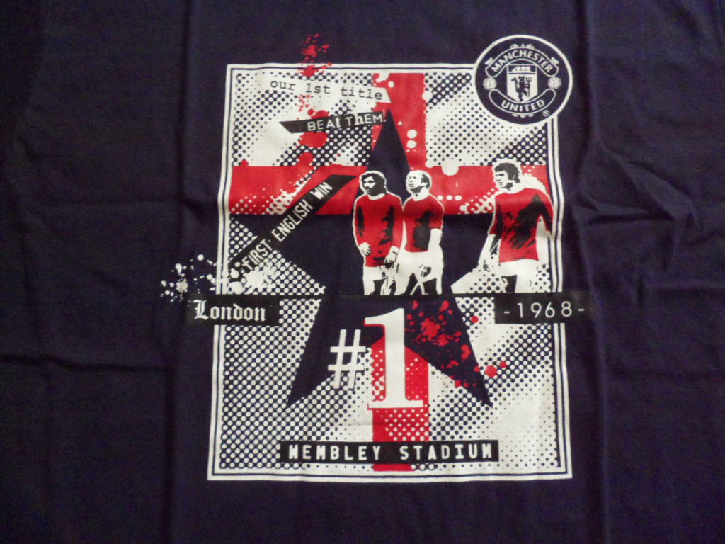เสื้อที-เชิ๊ต (เสื้อยืดคอกลม) ฟุตบอล ทีมสโมสรแมนเชสเตอร์ ยูไนเต็ด ชุดที่ระลึก UEFA Champions League Champions 1968 ใหม่ M-Size / MANCHESTER UNITED Football T-Shirt Commemorative Kit UEFA Champions League Champions 1968 Jersey NEW M-Size