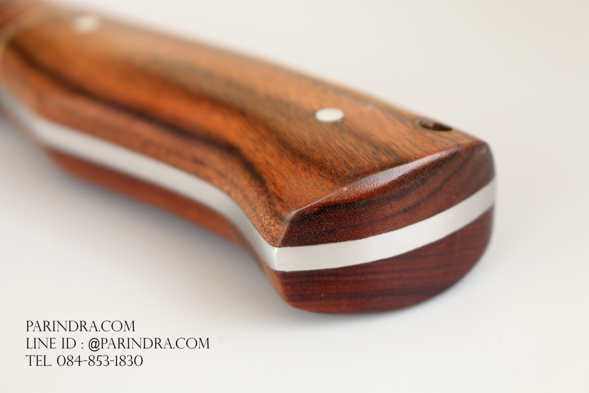 มีด Columbia A3183 ด้ามไม้คลาสสิค ขนาด 12.5 นิ้ว การ์ดลายกวาง