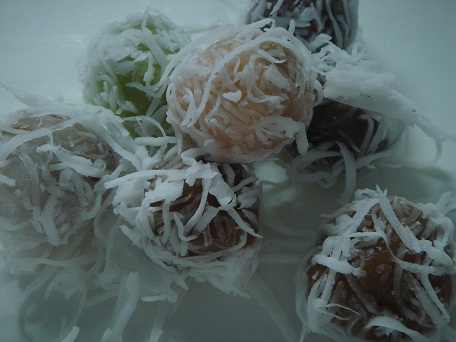 supattra ขนมต้ม ขนมเล็บมือนาง ขนมเหนียว หอม.........หวาน......... มัน........ อร่อย..........