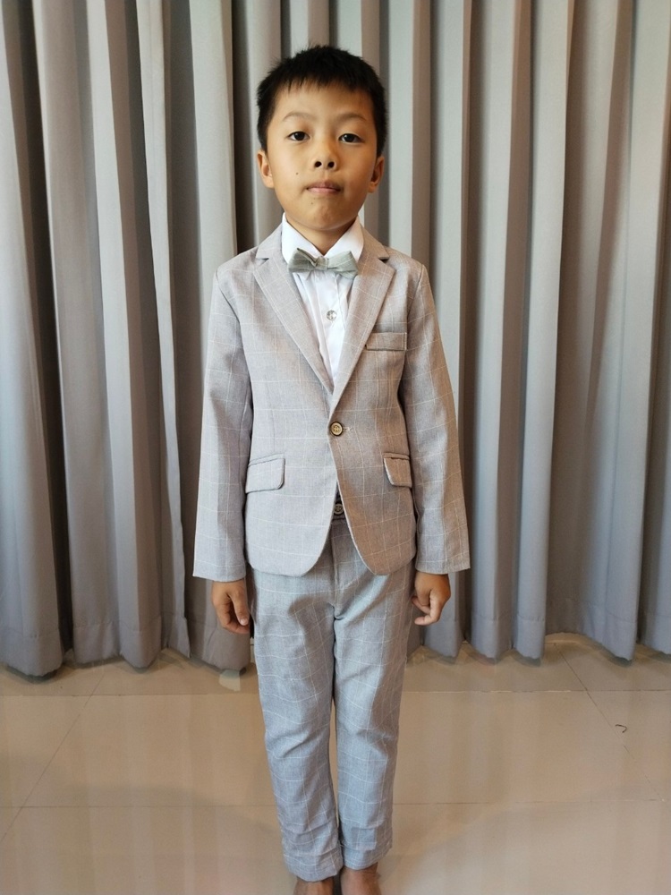 พร้อมเช่า ชุดสูทเด็กชาย สีเทาอ่อน 2 กระดุม ลายตาราง **พร้อมเช่าไซส์ 110, 130,140,150,160,170**