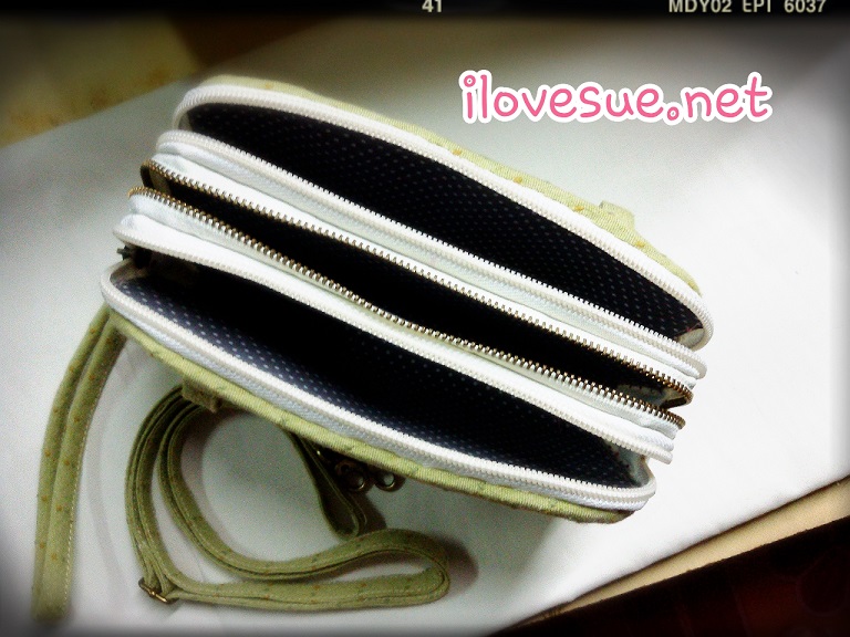 กระเป๋าสามช่อง ผ้าพิมพ์อเมริกา- สินค้าสั่งทำ แจ้งขนาดว่าต้องการใส่โทรศัพท์รุ่นอะไรนะคะ