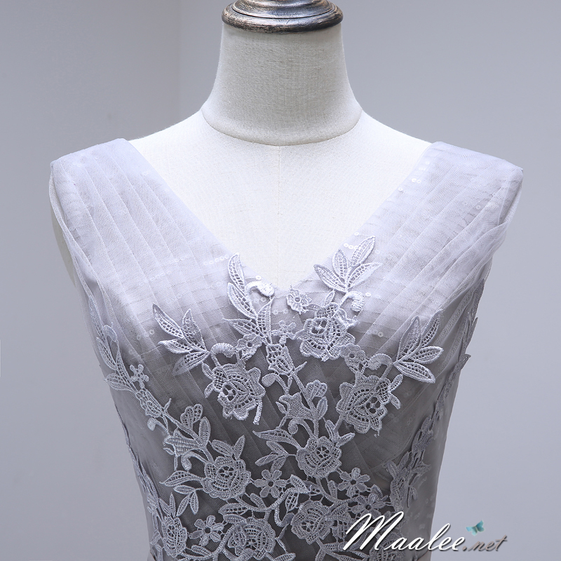 พร้อมส่ง ชุดราตรียาว แขนกุด สีเทา แต่งลายลูกไม้ ผ้าตาข่าย ข้างในปักเลื่อมสวย