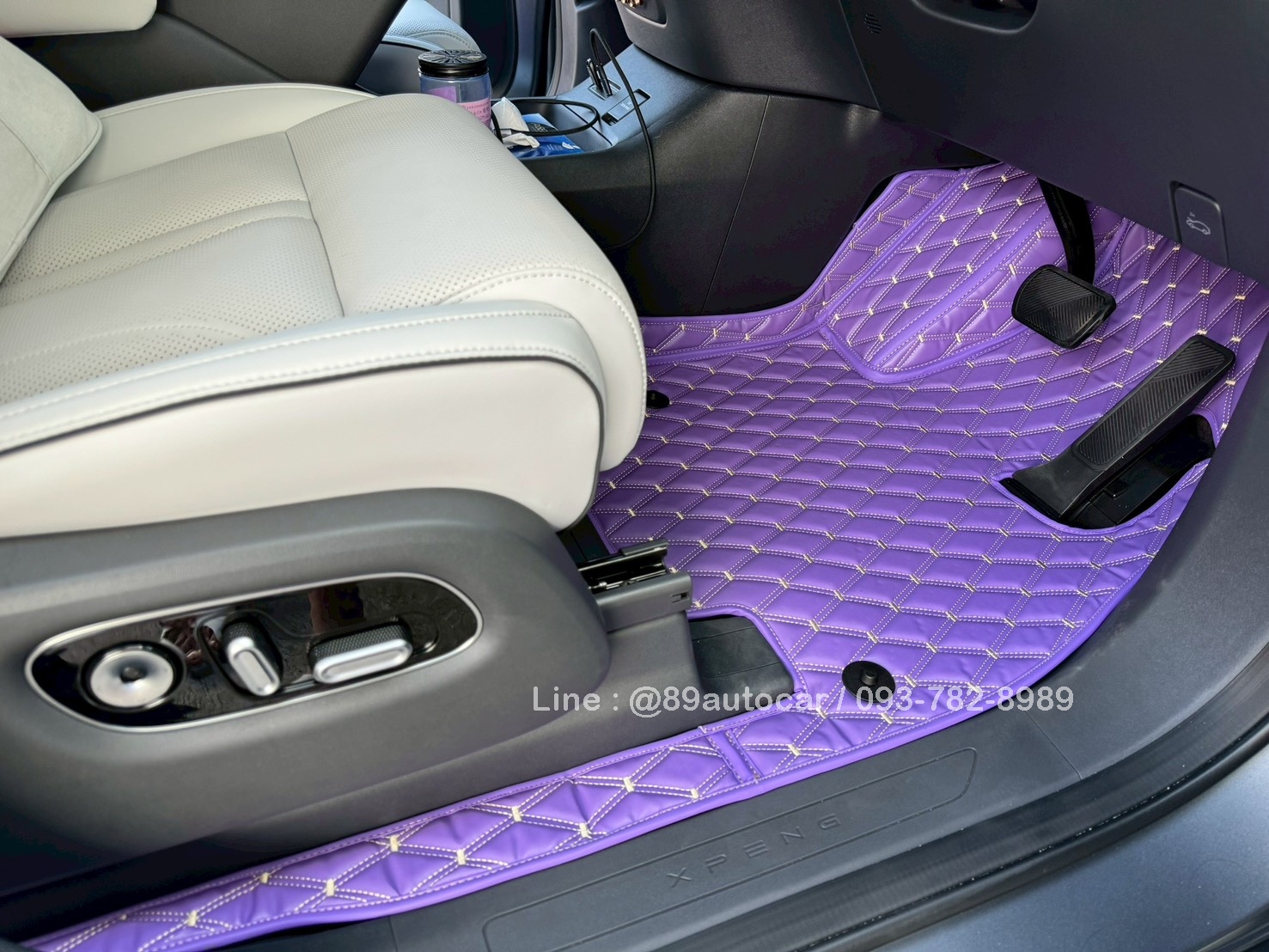 พรมปูพื้นรถตู้ Xpeng X9 ปูพรมVVIP สีม่วงด้ายทอง เต็มคัน