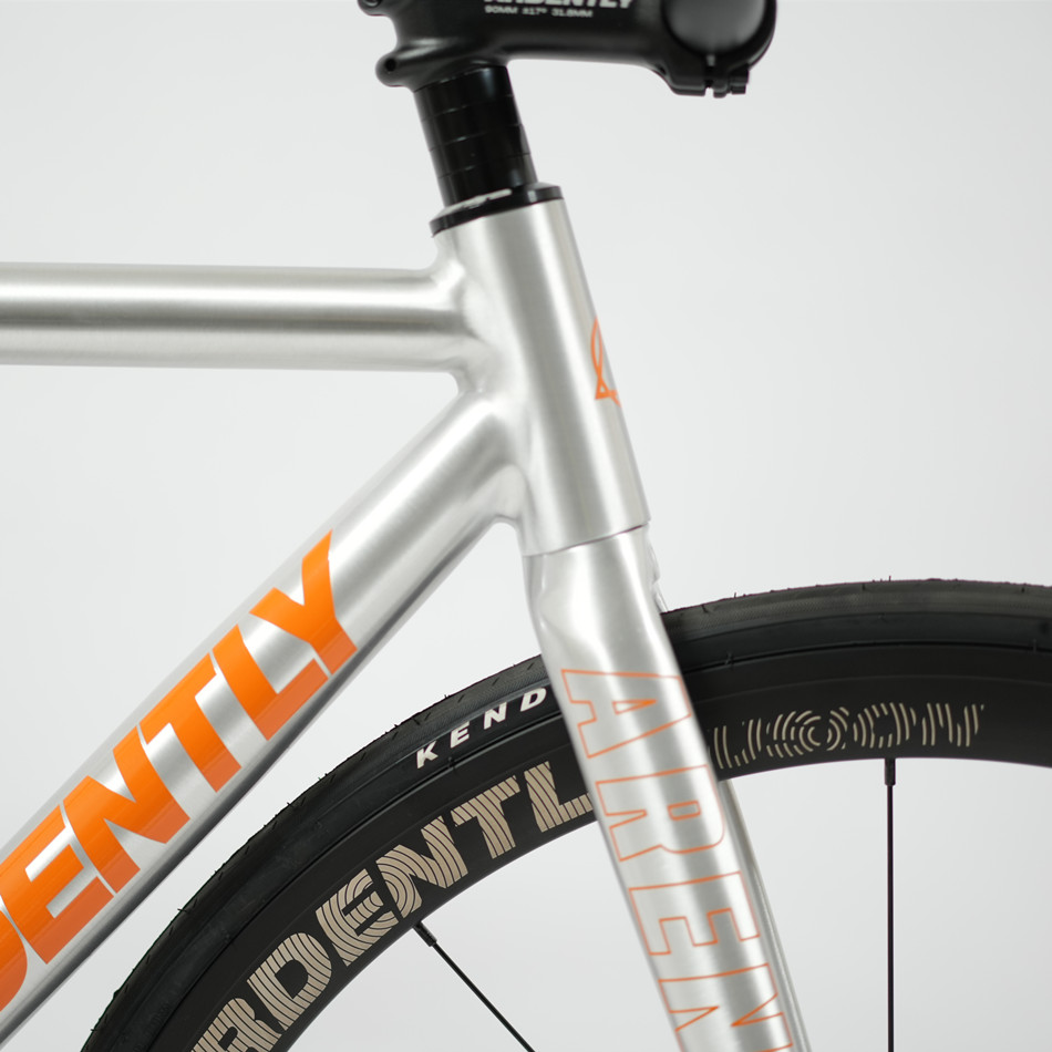 จักรยาน ARDENTLY ARENA LITE 6069 — Fixed Gear สนามแข่ง น้ำหนักเบา ปั่นแรง ดีไซน์สปอร์ตจัดเต็ม | โครงอลูมิเนียม 6069 | ล้อ 700C