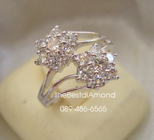 BR426RD++แหวนเพชร cz ดอกไม้ 2 ดอกแบบ2+++ดีไซน์น่ารัก เป็นแหวนดอกไม้ 2 ดอก ดูงดงาม อ่อนช้อย และเพชรเล่นไฟดีมากๆๆๆ ดอกไม้วางเหลื่อมๆกันพองาม