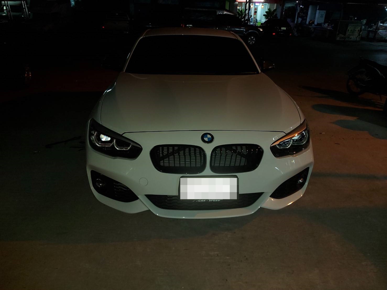 BMW 118I F10 ปูพรมหกดี สีดำล้วน + ท้ายเก็บของ เต็มคัน