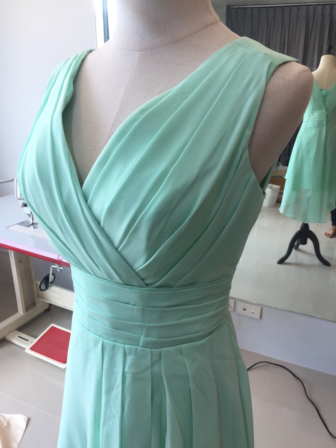 พร้อมส่ง ชุดราตรีสั้น ชุดเพื่อนเจ้าสาว สีเขียวอ่อน Green-001A