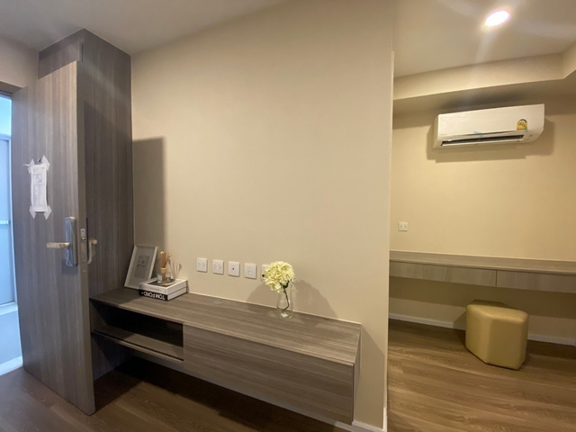 ให้เช่าคอนโด ดิ ออริจิ้น พหลฯ-สะพานใหม่ ชั้น 8 ห้อง 30.5 ตรม.วิวสระ เฟอร์ครบ พร้อมอยู่