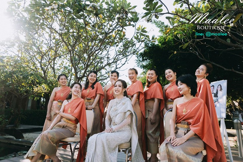 เช่า ชุดไทย ชุดเพื่อนเจ้าสาว ชุดไทยสไบสีส้มอิฐ ผ้าถุงทอง