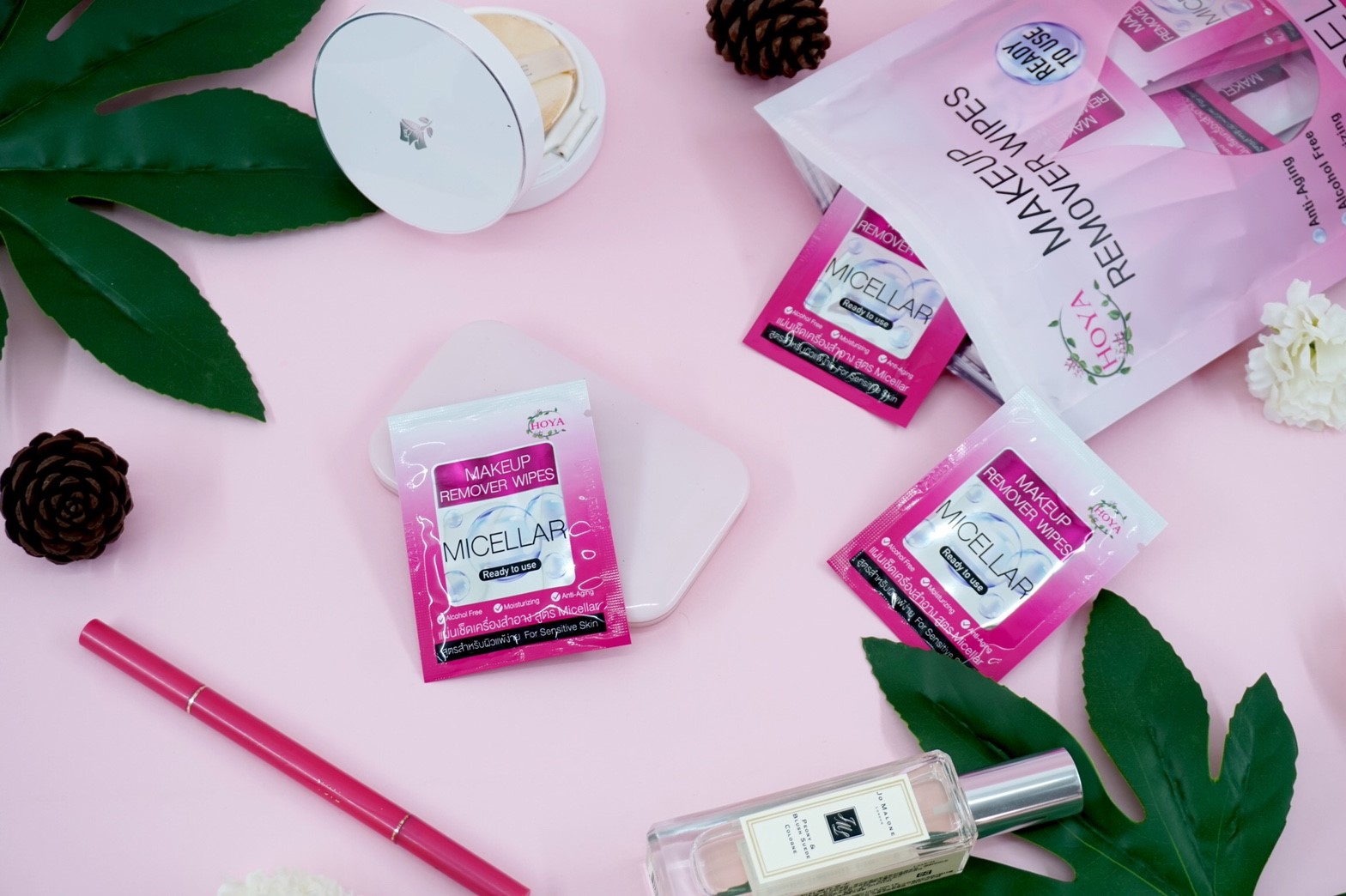 โฮญ่า เมคอัพ รีมูฟเวอร์ ไวพส์ 3 in 1 แผ่นเช็ดเครื่องสำอาง 1แผ่น/ซอง 1 ห่อ 25 ซอง พิเศษ ซื้อ 1 แถม 1