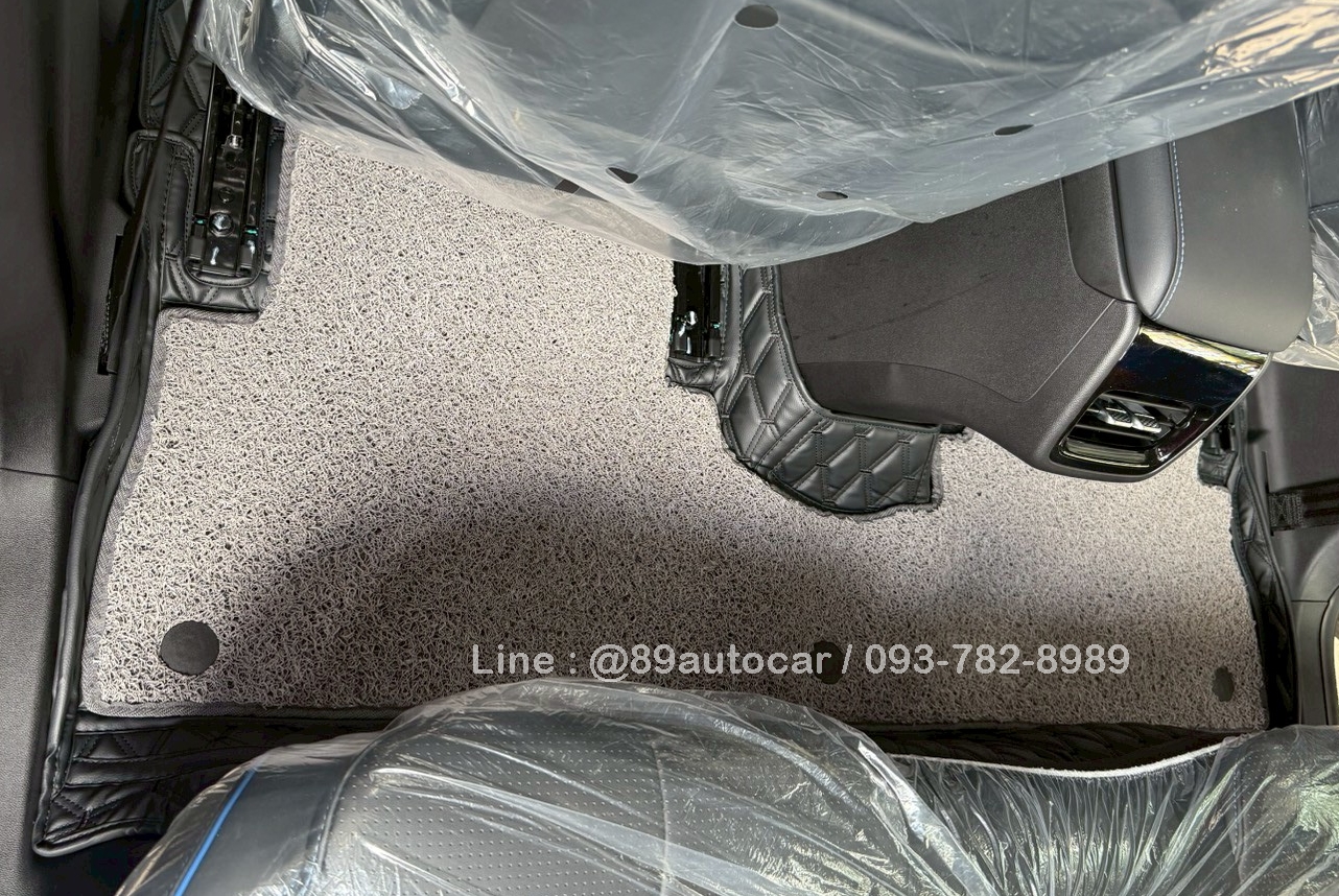 พรมรถยนต์ Jaecoo5 ev ปูพรม7D VVIP สีดำด้ายดำ เสริมด้วยดักฝุ่นสีเทา เต็มคัน