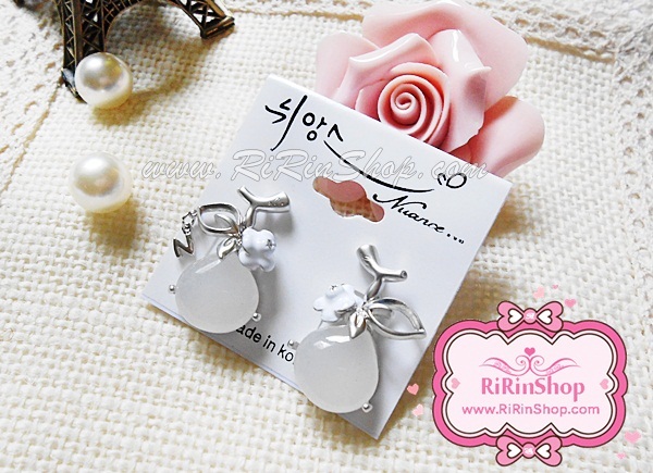 Nuance Korea ต่างหู ตุ้มหูเกาหลีสีเงินแต่งหินสีขาวทรงหยดน้ำ