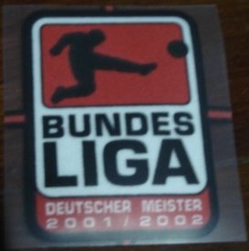 อาร์มสัญลักษณ์ฟุตบอล การแข่งขันฟุตบอลบุนเดสลีกา - BUNDESLIGA CHAMPIONS 'DEUTSCHER MEISTER' 2001/02 PLAYER SIZE ใหม่ / BUNDESLIGA National Football League PLAYER SIZE Football Patch/Badge - BUNDESLIGA CHAMPIONS 'DEUTSCHER MEISTER' 2001/